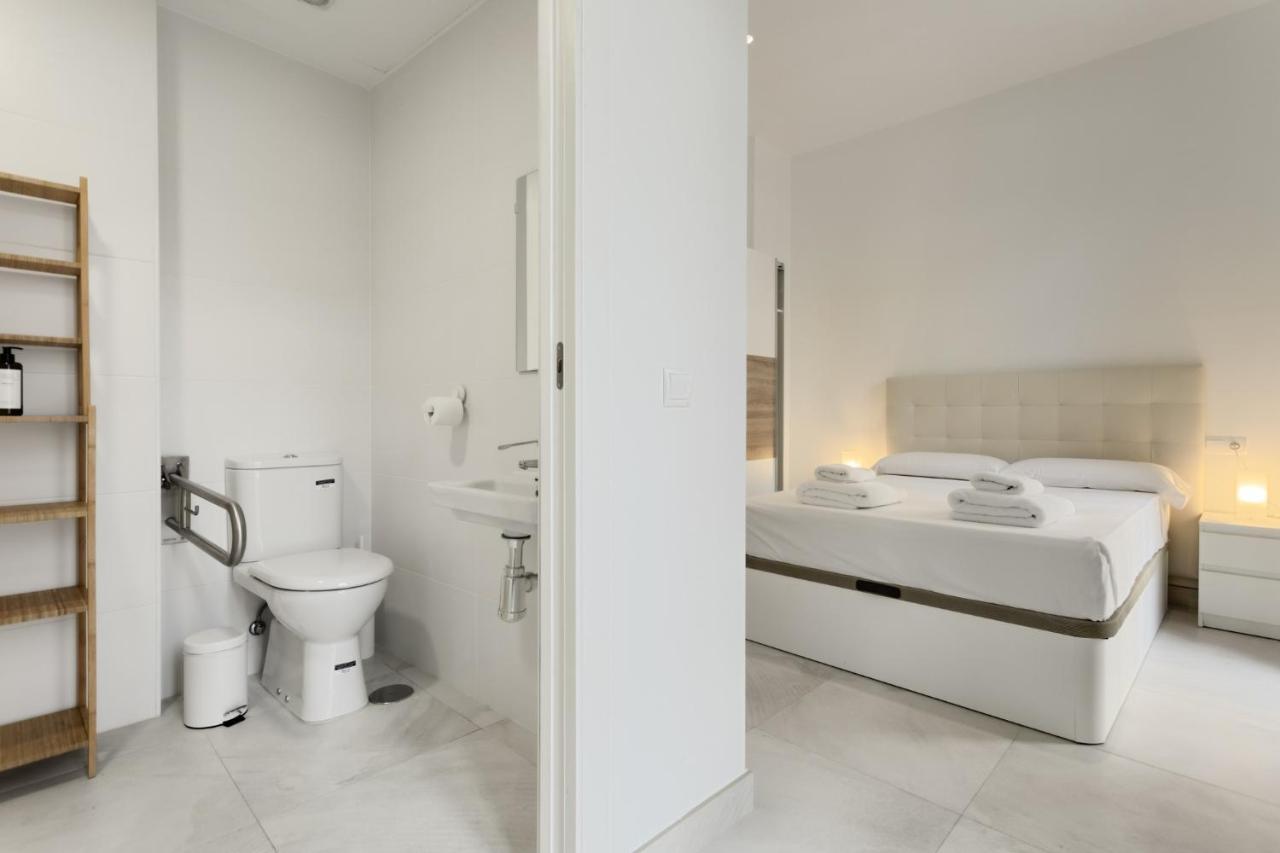 Capuchinos Cathedral Apartments Malaga Luaran gambar